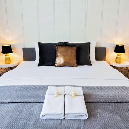 Industrial Lisbon Apartment (Adults Only)-3